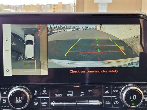 Used 2023 Toyota Highlander Platinum image 13