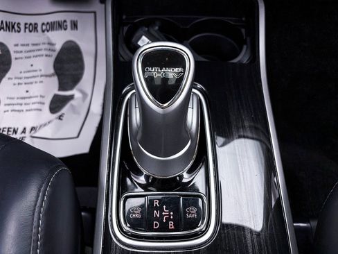 Used 2018 Mitsubishi Outlander GT image 19