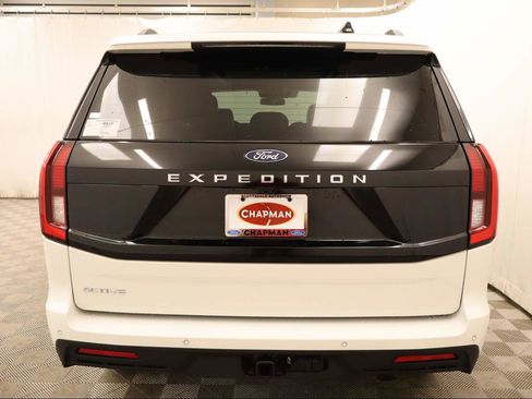 New 2026 Ford Expedition Active image 5