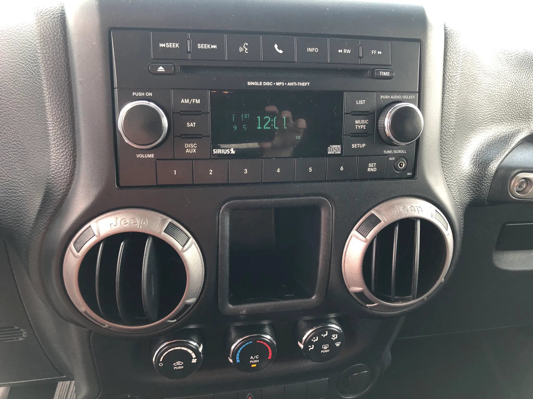 Used 2015 Jeep Wrangler Unlimited Sport w/ Mopar Black Appearance Group AWD/4WD image 31