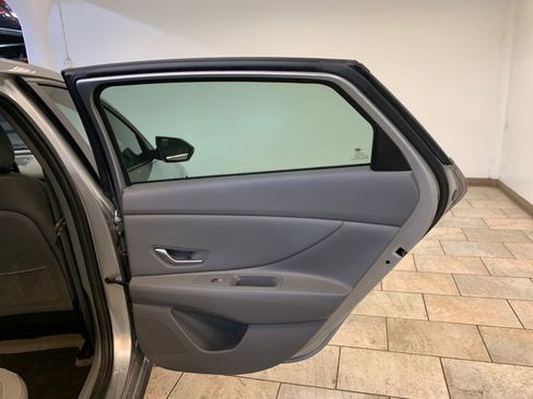 Used 2022 Hyundai Elantra SEL w/ Convenience + Premium Package image 42