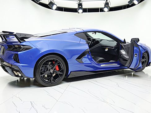 Used 2021 Chevrolet Corvette Stingray Coupe w/ 1LT RWD image 13