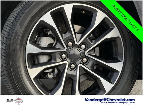 Used 2023 Jeep Grand Cherokee Overland w/ Adv Protech Group III AWD/4WD image 10