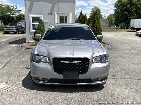 Used 2017 Chrysler 300 S w/ 300S Premium Group AWD/4WD image 2