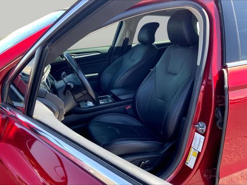 Used 2017 Ford Fusion Energi Titanium FWD image 8