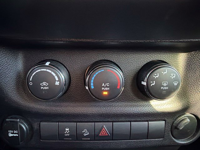 Used 2015 Jeep Wrangler Unlimited Sport AWD/4WD image 21