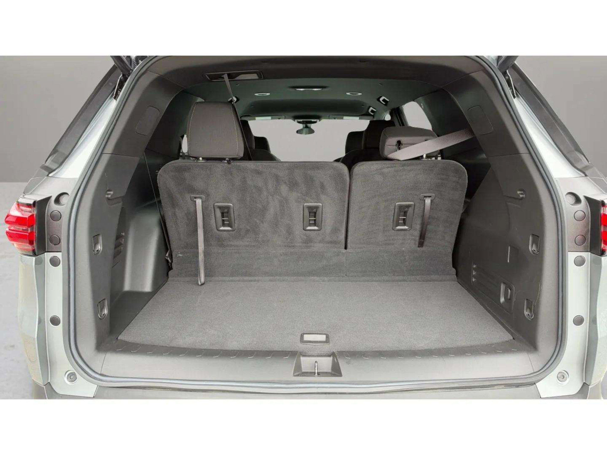 Used 2023 Chevrolet Traverse LT AWD/4WD image 9