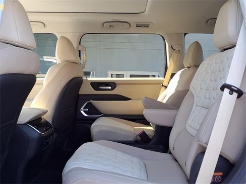 New 2026 Nissan Armada Platinum image 10