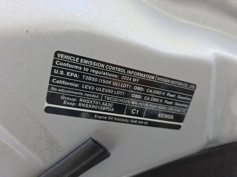 Used 2024 Nissan Rogue S FWD image 36