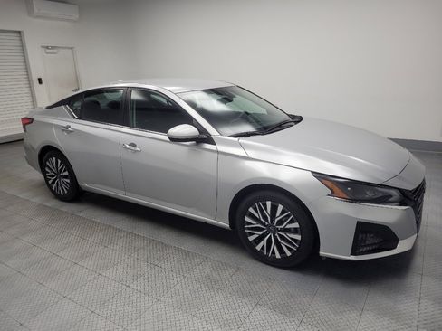 Used 2023 Nissan Altima 2.5 SV image 11