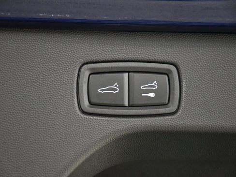 Used 2025 Porsche Macan 4S Electric image 57