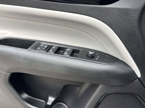 Used 2022 Jeep Compass Limited w/ Sun and Sound Group image 17