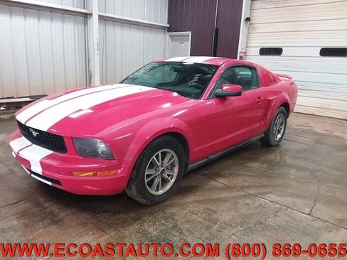 Used 2005 Ford Mustang Deluxe Coupe image 4