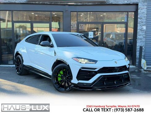 Used 2022 Lamborghini Urus image 2