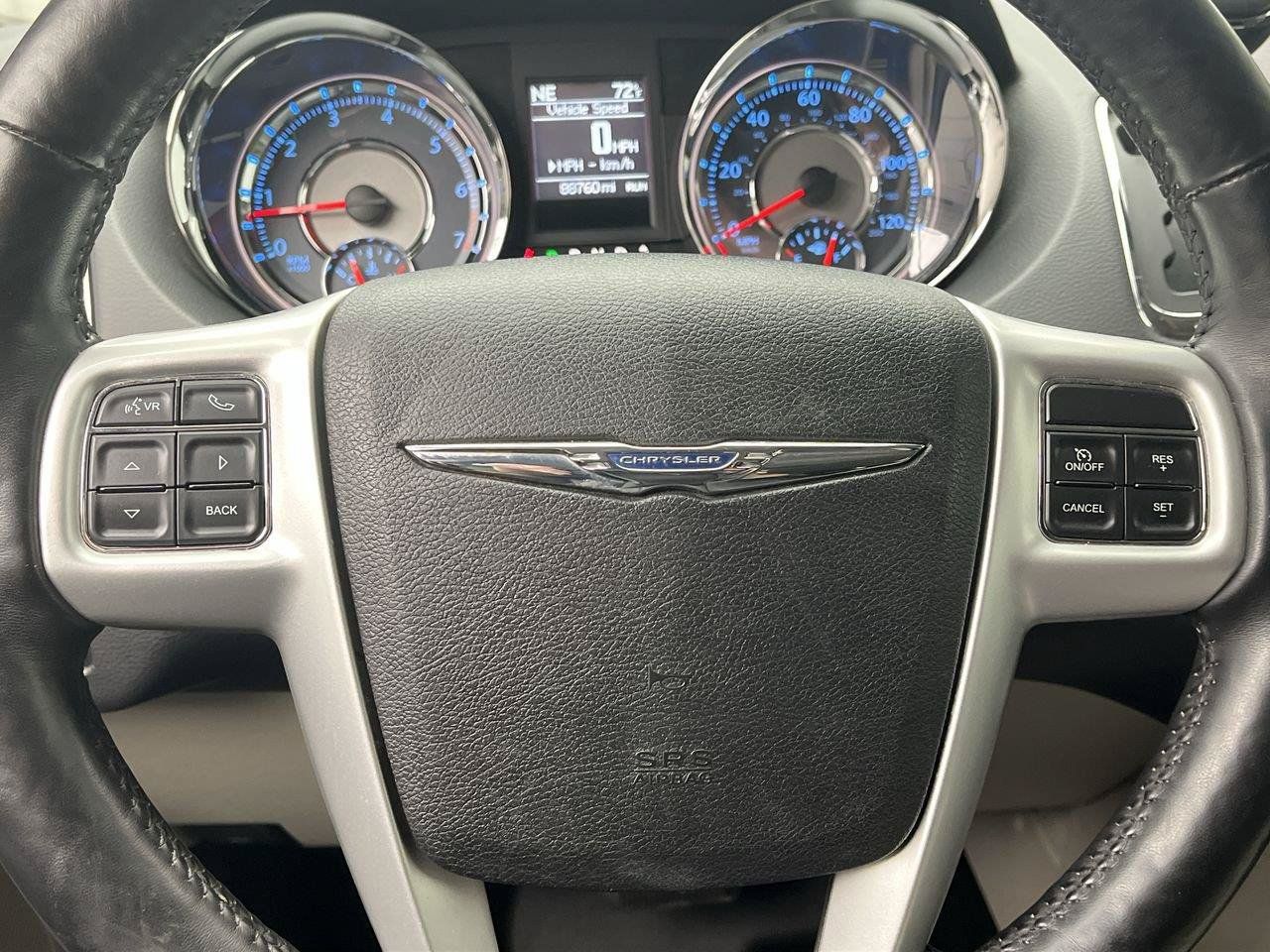 Used 2015 Chrysler Town & Country Touring-L w/ Driver Convenience Group FWD image 14