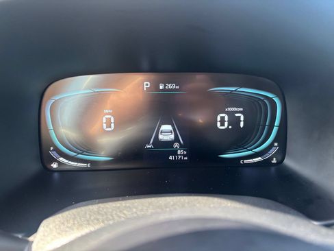 Used 2025 Kia Soul LX w/ LX Technology Package FWD image 38
