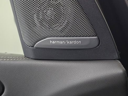 Used 2025 BMW X5 xDrive40i w/ M Sport Package image 9