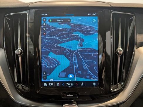 Used 2025 Volvo XC60 B5 Core w/ Climate Package image 20