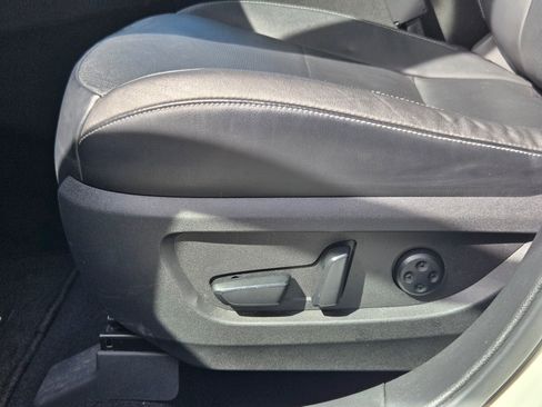 Used 2022 INFINITI QX50 Essential image 23