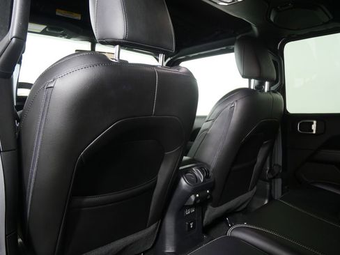 Used 2021 Jeep Wrangler Unlimited Sahara image 17