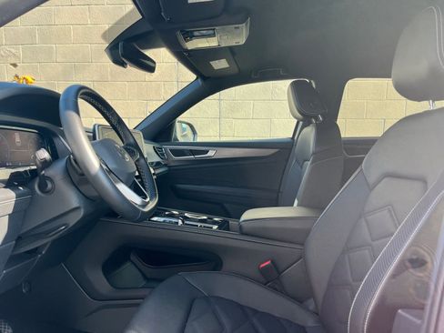 Used 2025 Volkswagen Atlas Cross Sport SE image 30