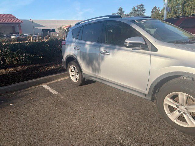 Used 2013 Toyota RAV4 XLE FWD image 14
