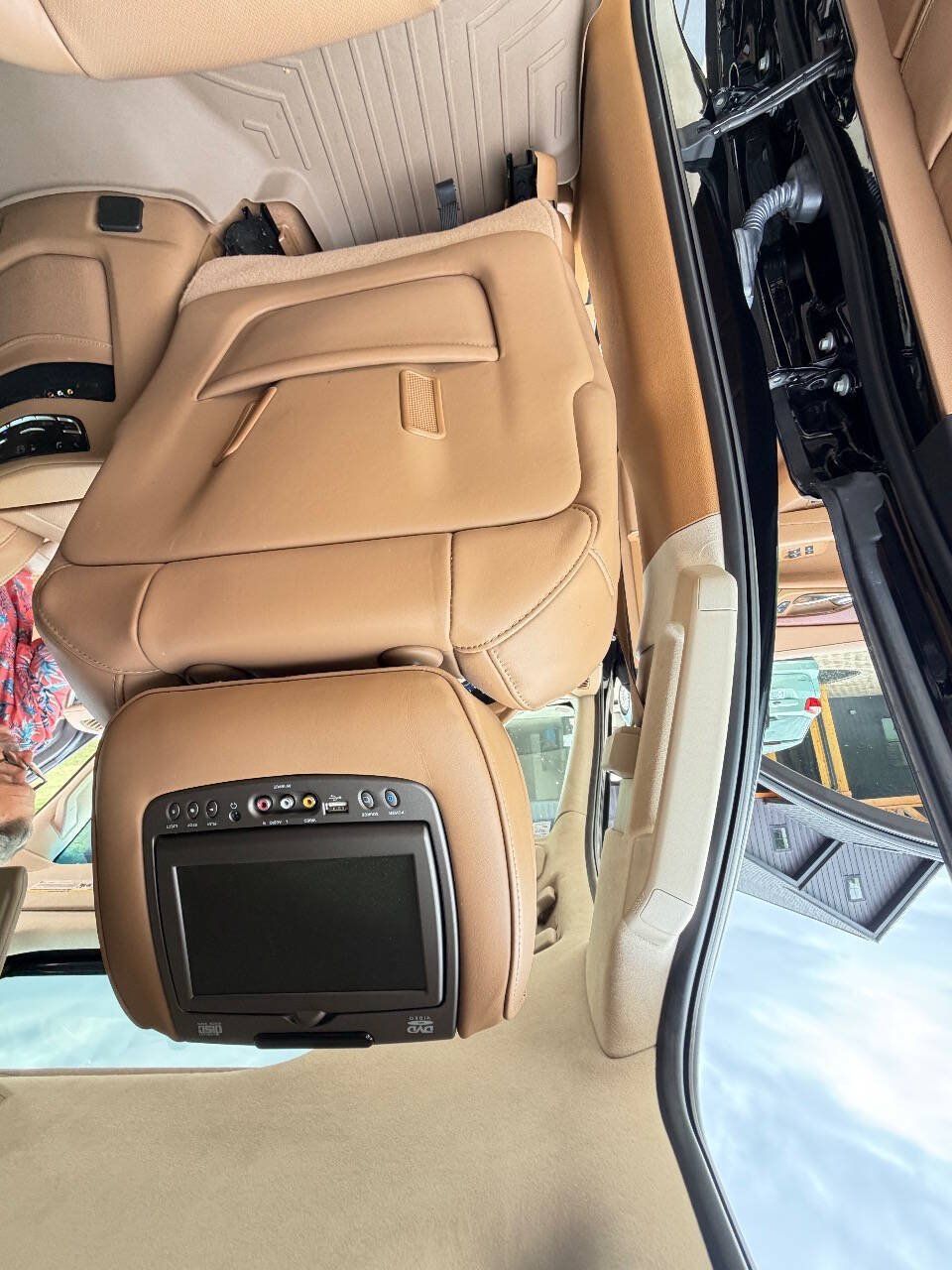 Used 2016 Cadillac Escalade Platinum AWD/4WD image 18