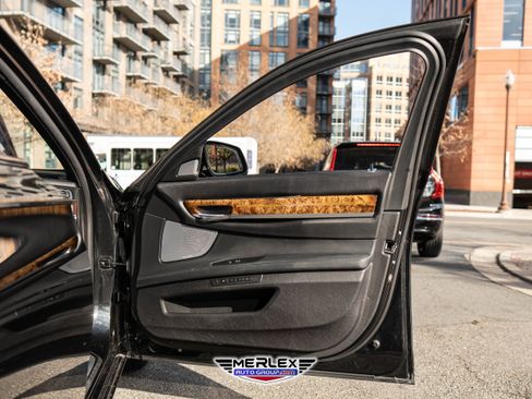 Used 2014 BMW 750Li xDrive image 44