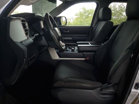 Used 2022 Toyota Tundra SR5 w/ SR5 Convenience Package RWD image 17