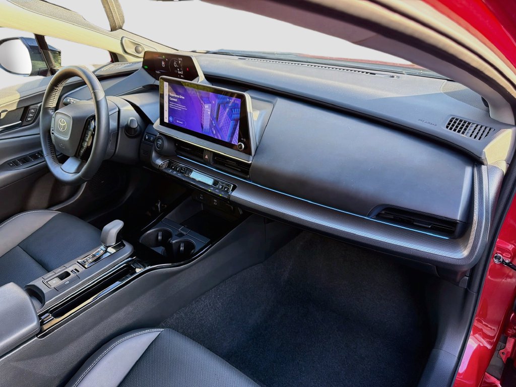 Used 2023 Toyota Prius Limited w/ Limited Premium Package FWD image 32