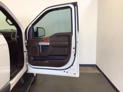 Used 2018 Ford F150 King Ranch w/ Equipment Group 601A Luxury AWD/4WD image 17