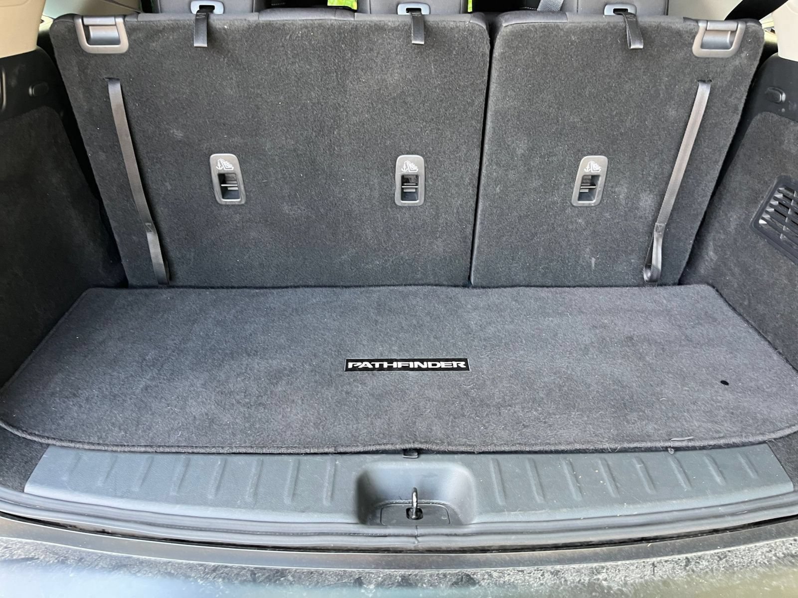 Used 2026 Nissan Pathfinder SV FWD image 36