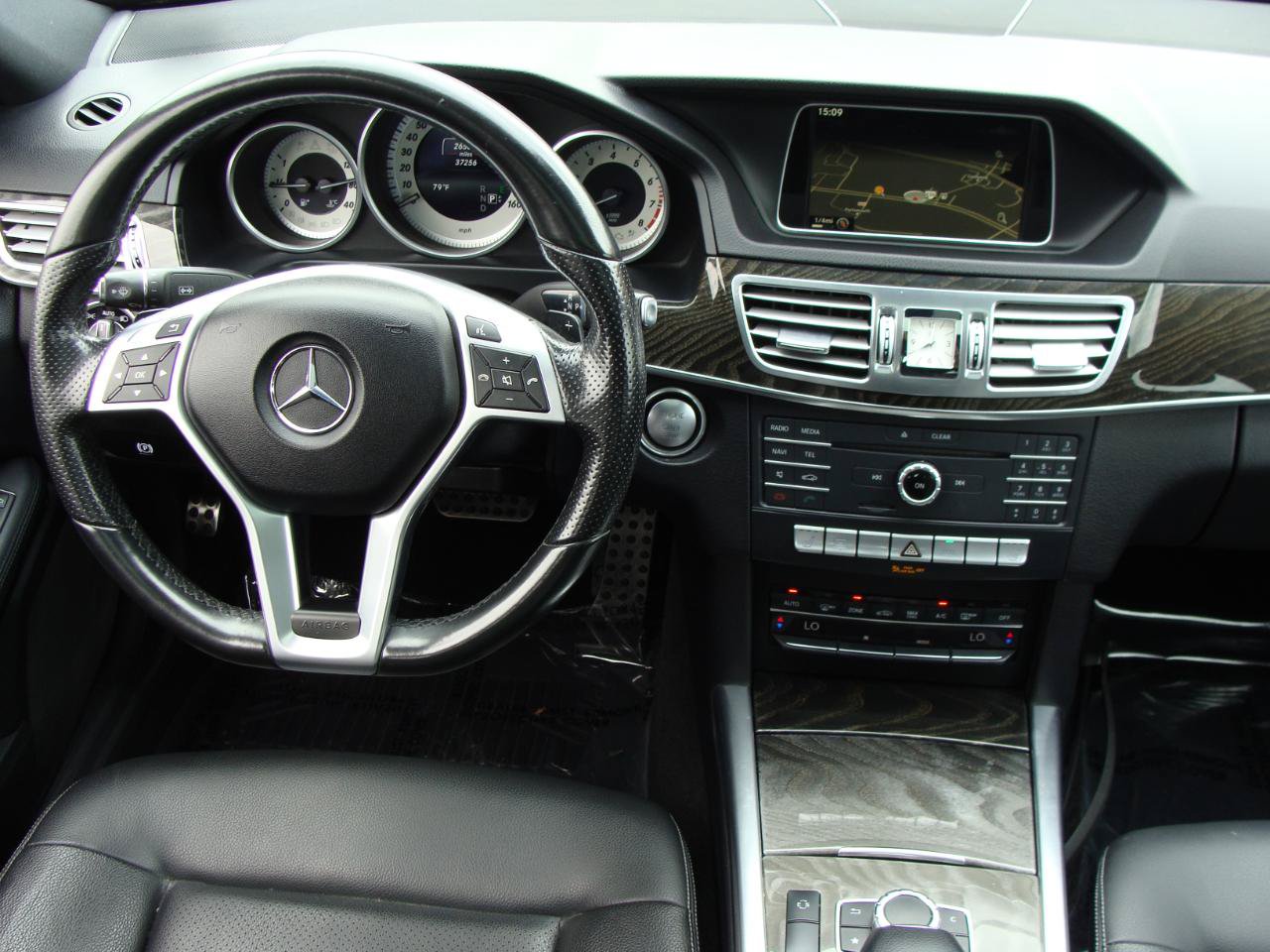 Used 2016 Mercedes-Benz E 350 4MATIC Sedan image 9