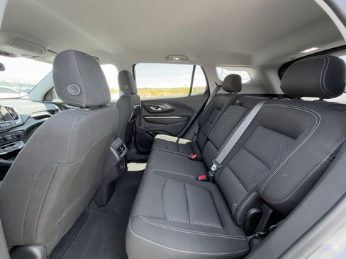 Used 2024 GMC Terrain SLE w/ Driver Convenience Package FWD image 13