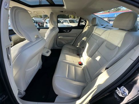 Used 2019 Volvo S60 T5 Momentum w/ Premium Package image 17