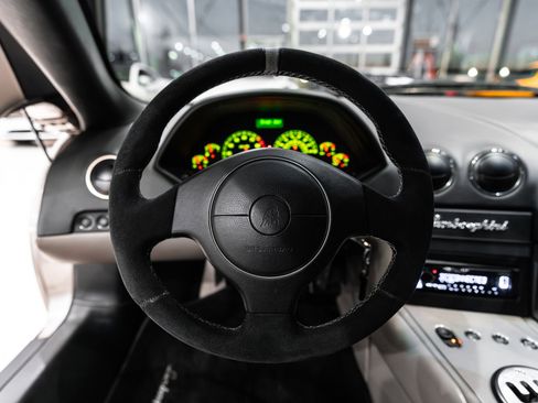 Used 2005 Lamborghini Murcielago Coupe image 11