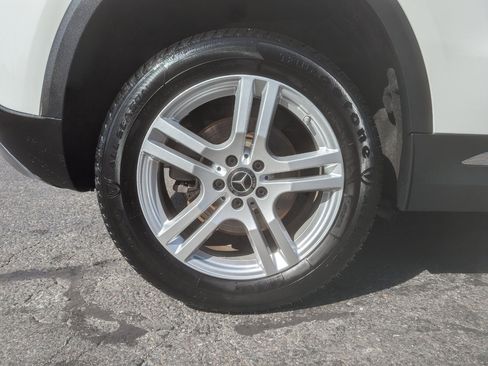 Used 2021 Mercedes-Benz GLA 250 4MATIC image 50