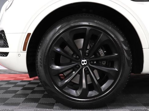 Used 2017 Bentley Bentayga image 87
