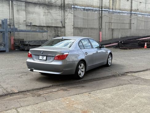 Used 2007 BMW 530xi Sedan AWD/4WD image 9