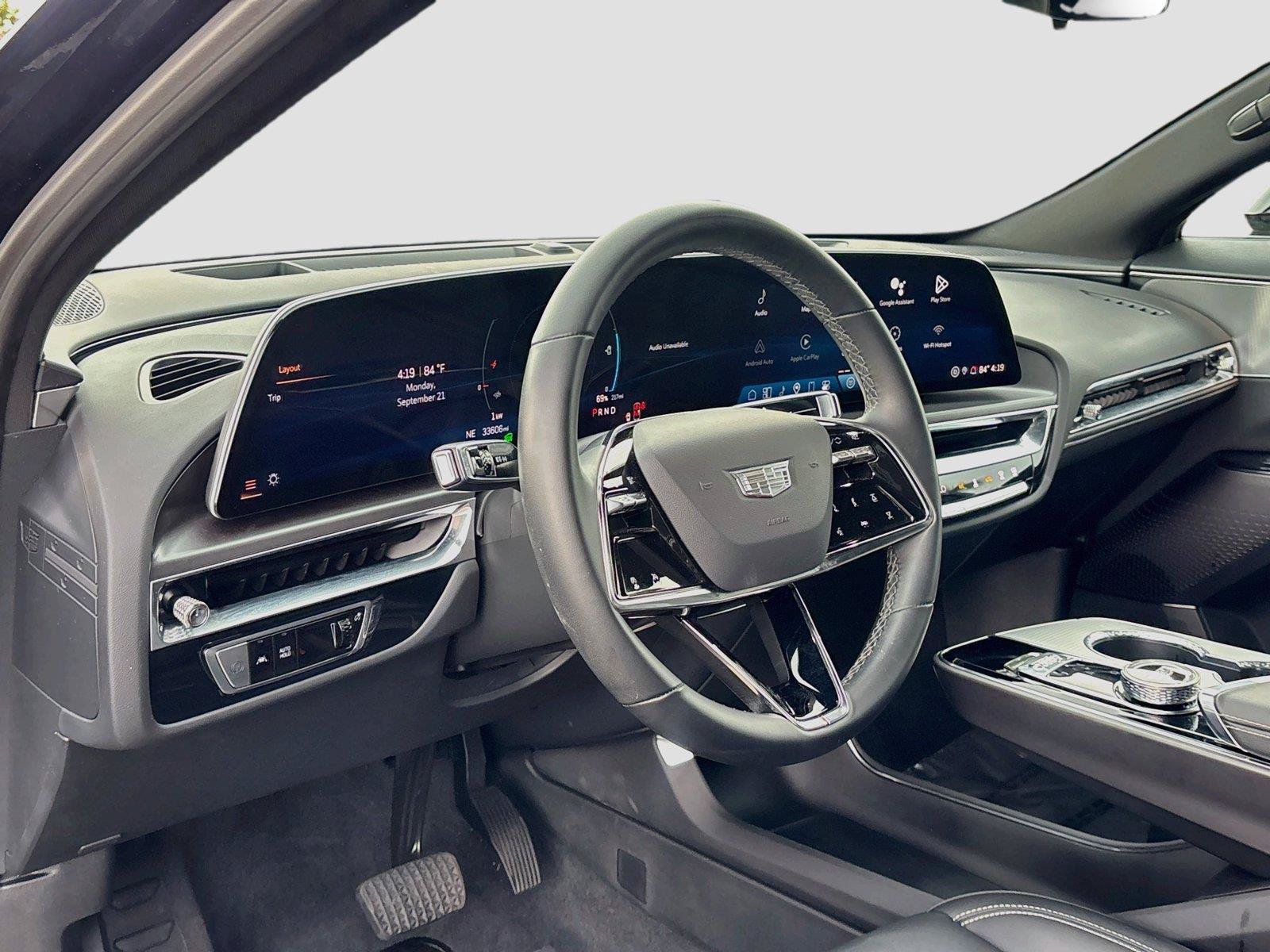 Used 2024 Cadillac Lyriq Tech RWD image 9