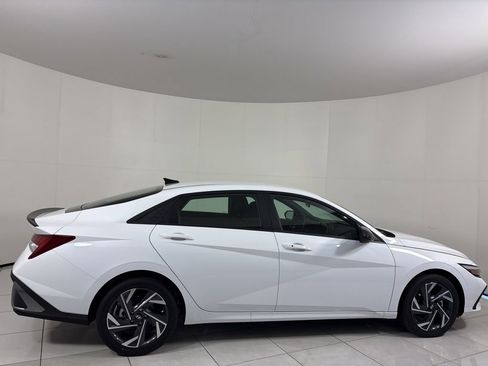 New 2025 Hyundai Elantra SEL FWD image 6