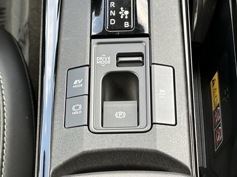 Certified 2026 Toyota Prius XLE FWD image 30