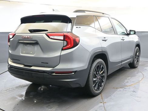 Used 2023 GMC Terrain SLE w/ Driver Convenience Package AWD/4WD image 5