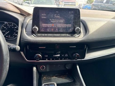 Used 2021 Nissan Rogue SV FWD image 31
