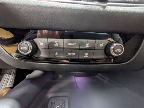 Certified 2019 Buick Enclave Essence image 20