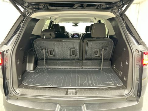 Used 2021 Chevrolet Traverse LT w/ LPO, Blackout Package image 22