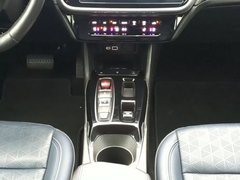 Used 2023 Chevrolet Bolt EUV LT w/ Convenience Package image 17