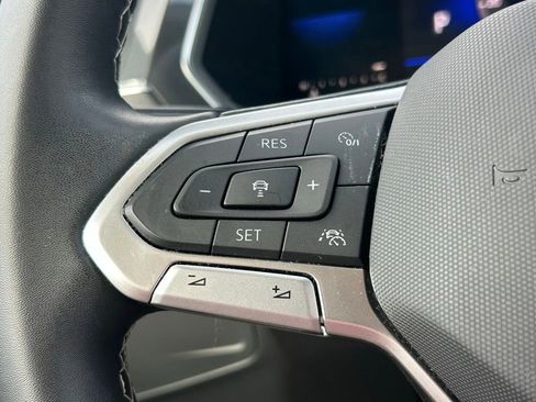 Used 2022 Volkswagen Tiguan SE FWD image 26