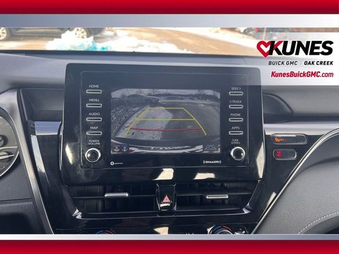 Used 2024 Toyota Camry SE image 20