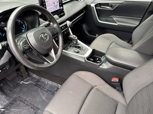 Used 2022 Toyota RAV4 SE w/ Weather & Moonroof Package AWD/4WD image 10